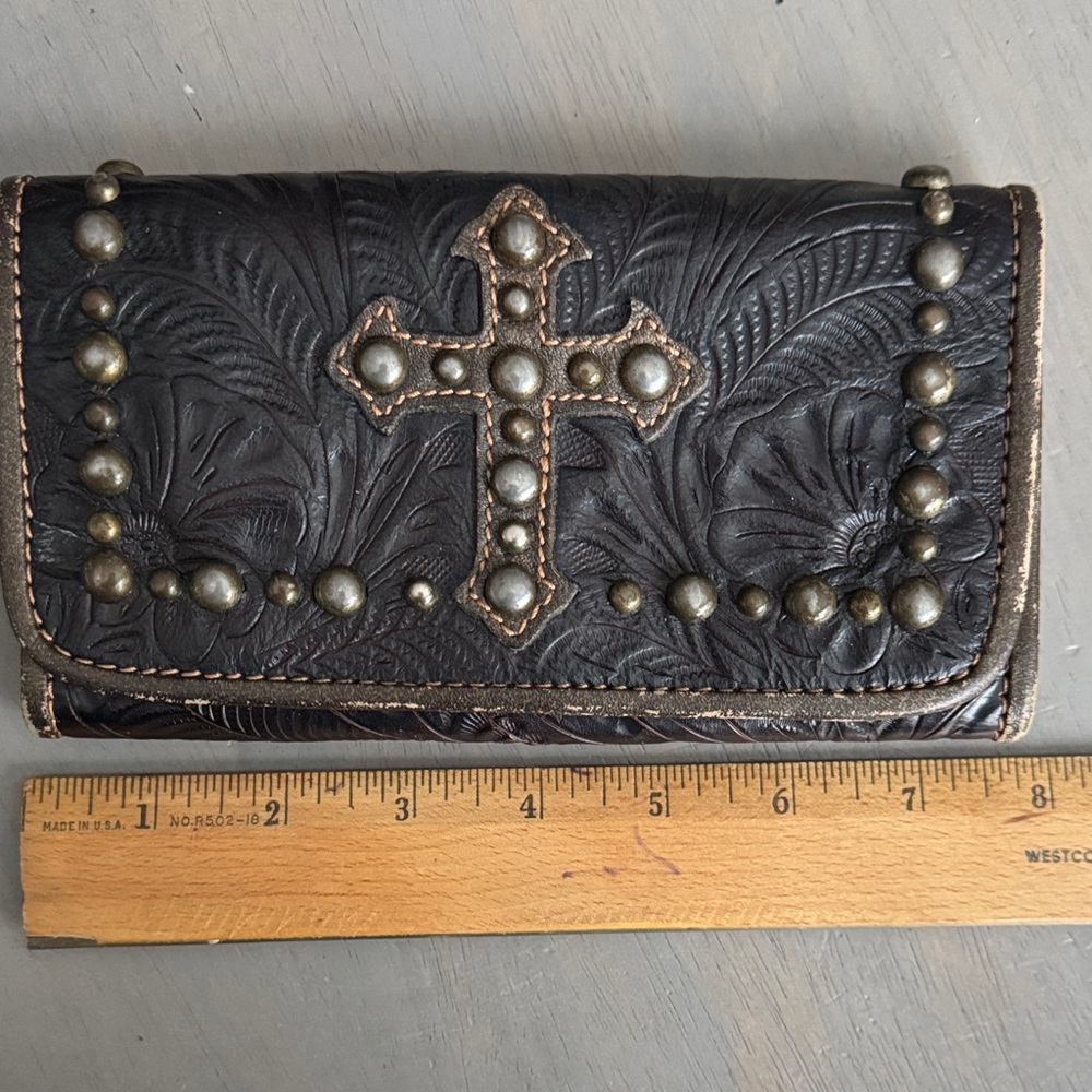 Black Leather Wallet Studded Embossed / Leather Cross Clutch - Picture 10 of 10
